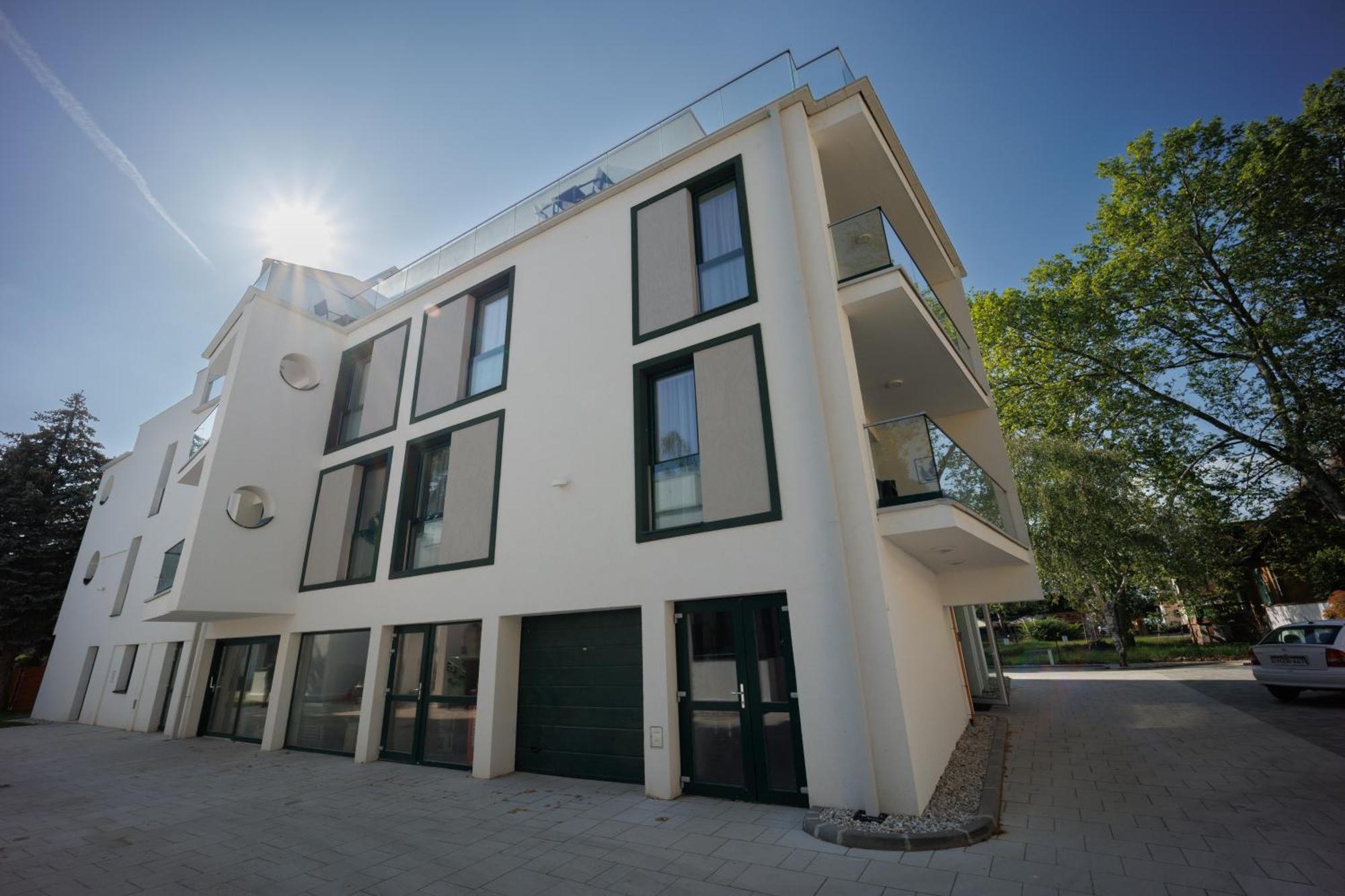 Villa Bauhaus Labi Garden Wellness Apartman Шіофок Екстер'єр фото